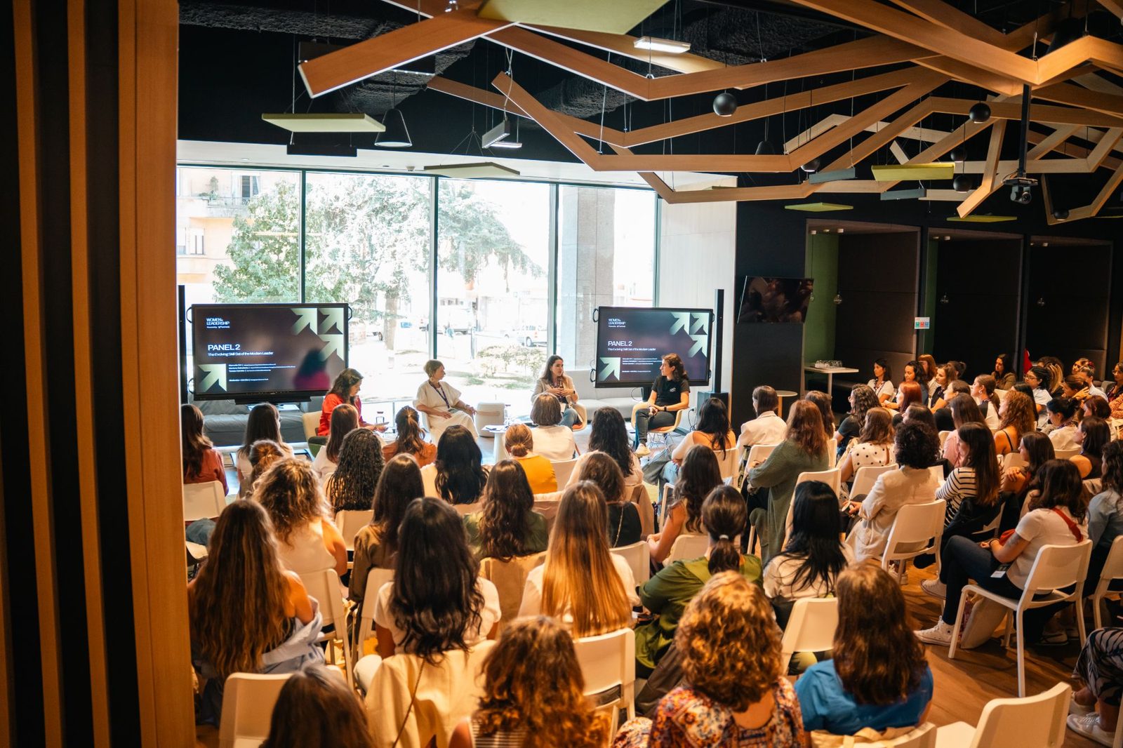 Inês Santos Silva speaking at Women & Leadership 2025